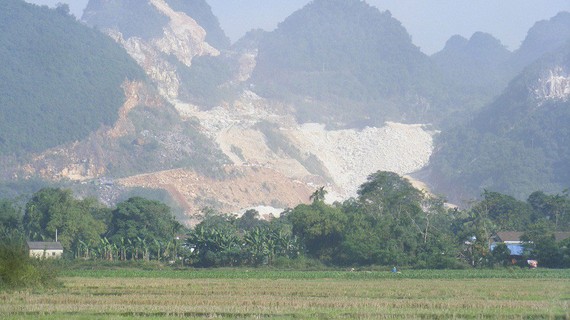 Một khu vực khai thác đá tại huyện Quỳ Hợp (Nghệ An)