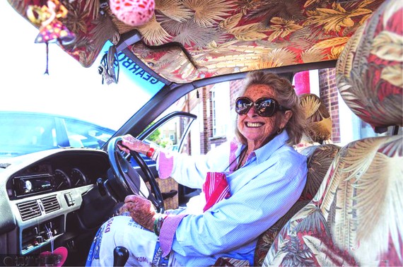 80 歲奶奶歷時 1 年從南非自駕到倫敦
