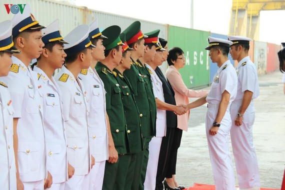 兩艘日本海上自衛隊軍艦訪問峴港 時政 華文西貢解放日報 兩艘日本海上自衛隊軍艦訪問峴港 時政 華文西貢解放日報