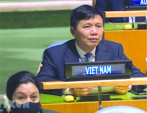 越南駐聯合國代表團團長鄭廷貴大使。