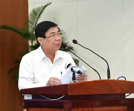 Chairman of HCMC People’s Committee Nguyen Thanh Phong delivered his speech in the conference. (Photo: SGGP)