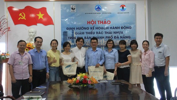 Sáng 20-6, Sở TN-MT, Sở Công thương, tổ chức Quốc tế về Bảo tồn thiên nhiên (WWF) tổ chức họp bàn triển khai thực hiện Dự án “Đô thị giảm nhựa tại thành phố Đà Nẵng”