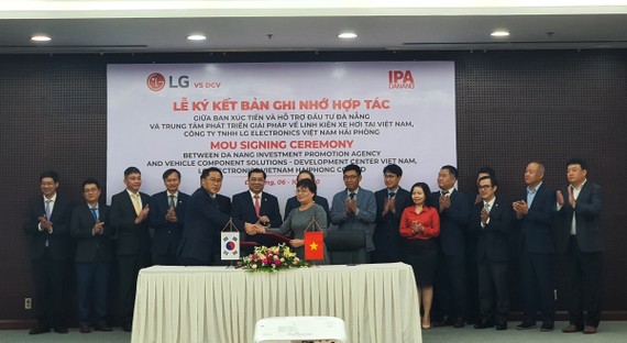 Lễ ký kết Bản ghi nhớ hợp tác giữa Ban Xúc tiến và Hỗ trợ đầu tư TP Đà Nẵng với Trung tâm phát triển Giải pháp về linh kiện xe hơi tại Việt Nam 