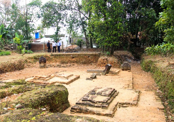 Di tích khảo cổ Chăm Phong Lệ