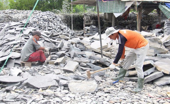 Đầu tư xây dựng cụm công nghiệp làng nghề đá chẻ Hòa Sơn 