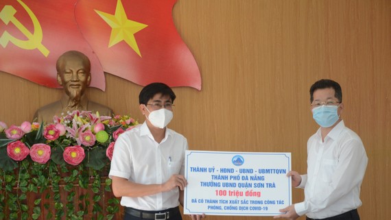 Bí Thư Thành ủy Đà Nẵng khen thưởng 100 triệu đồng cho UBND quận Sơn Trà