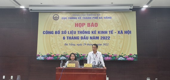Ông Trần Văn Vũ, Cục trưởng Cục thống kê TP Đà Nẵng thông tin về tình hình kinh tế xã hội 6 tháng đầu năm 2022