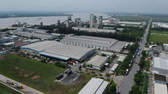 Nhà máy trong KCN Hiệp Phước. Ảnh: CAO THĂNG