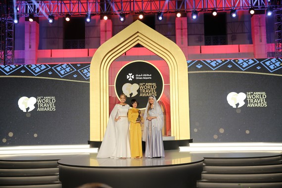 Đại diện Sun Group nhận giải thưởng World Travel Award 2019