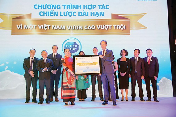 FrieslandCampina cam kết thực hiện “Vì một Việt Nam vươn cao vượt trội”