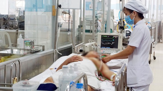 Bệnh nhân điều trị sốt xuất huyết tại Bệnh viện Bệnh nhiệt đới TPHCM