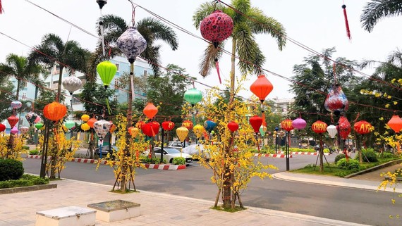 Hình ảnh những chiếc lồng đèn như một “Hội An thu nhỏ” giữa Sài Gòn