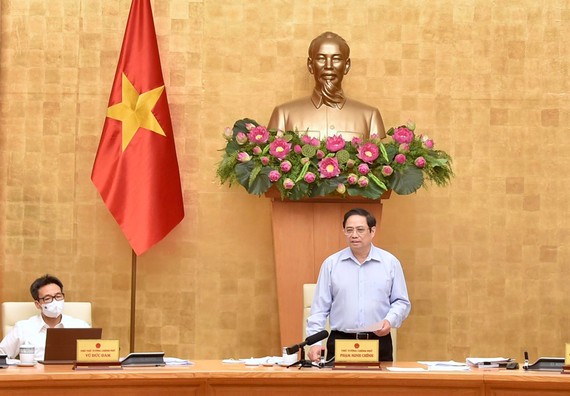 Thủ tướng Phạm Minh Chính chủ trì và phát biểu tại phiên họp Chính phủ chuyên đề về xây dựng pháp luật, ngày 17-8. Ảnh: VIẾT CHUNG