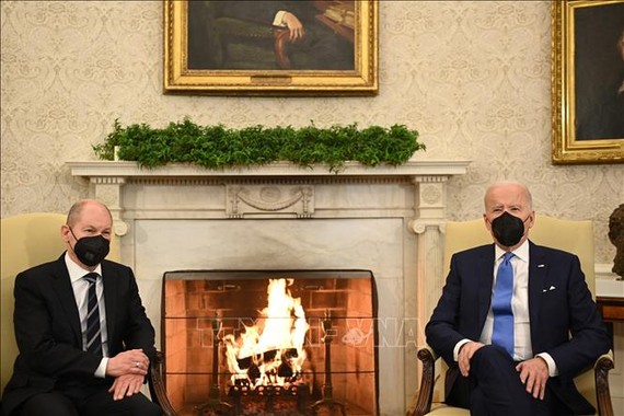 Tổng thống Mỹ Joe Biden (phải) và Thủ tướng Đức Olaf Scholz (trái) tại cuộc hội đàm ở Nhà Trắng, Washington, DC, Mỹ, ngày 7-2-2022. Ảnh: AFP/TTXVN