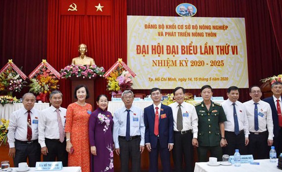 Đồng chí Võ Thị Dung, Phó Bí thư Thành ủy TPHCM và các đại biểu dự đại hội