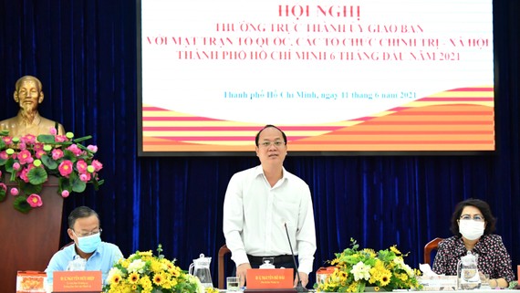 Phó Bí thư Thành ủy TPHCM Nguyễn Hồ Hải phát biểu tại Hội nghị Thường trực Thành ủy giao ban với Mặt trận tổ quốc, các tổ chức chính trị-xã hội. Ảnh: VIỆT DŨNG