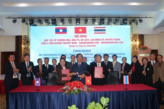 Lãnh đạo 3 tỉnh Quảng Trị (Việt Nam), Savannakhet (Lào) và Mukdahan (Thái Lan) ký kết hợp tác