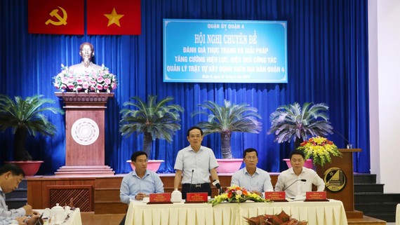 Phó Bí thư Thường trực Thành ủy TPHCM Trần Lưu Quang phát biểu chỉ đạo tại hội nghị. Ảnh: MAI HOA