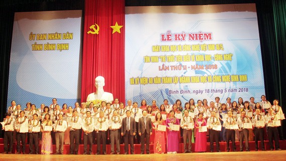 Lễ tôn vinh 62 trí thức tiêu biểu về KH-CN tại Bình Định