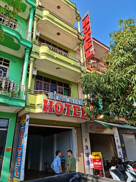 An ninh thắt chặt tại Khách sạn Bình Minh, Đồng Hới, nơi có 9 người Trung Quốc nhập cảnh trái phép