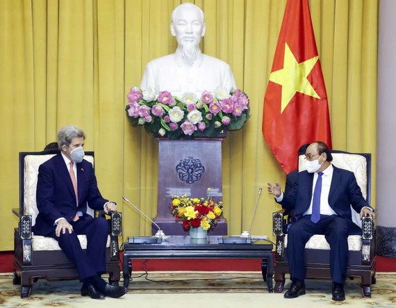 國家主席阮春福接見美國總統特使克里。