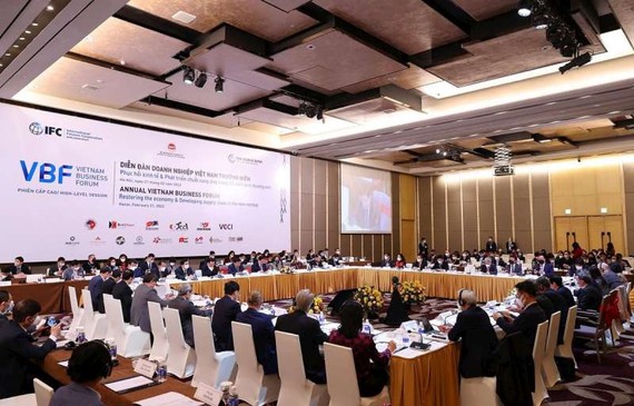 　　主題為“在新常態下，經濟復甦與供應鏈發展”的年度 越南企業論壇高級會議。