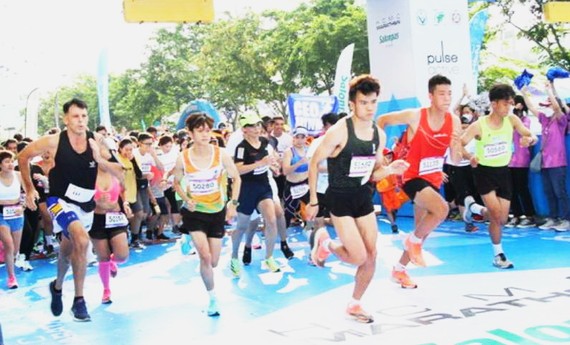 2022年胡志明市Salonpas馬拉松比賽舉辦。