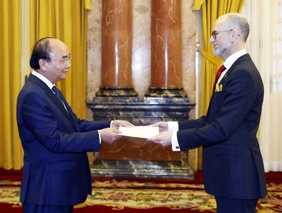 國家主席阮春福接見加拿大駐越南大使肖恩‧佩里‧史蒂爾。