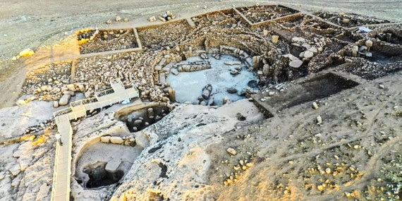 土耳其發現1.1萬年前怪異石柱