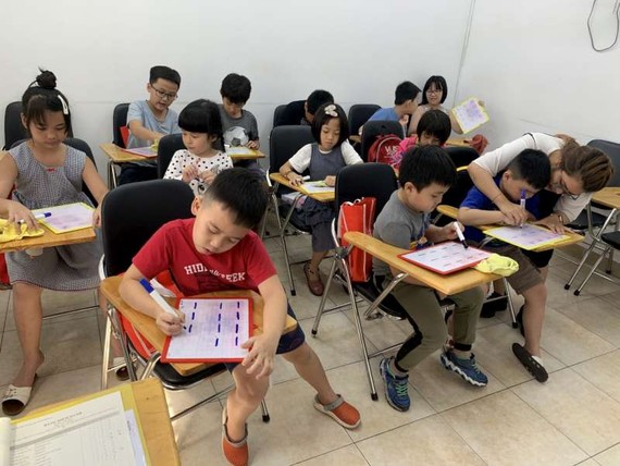 少兒華語班上課一隅。