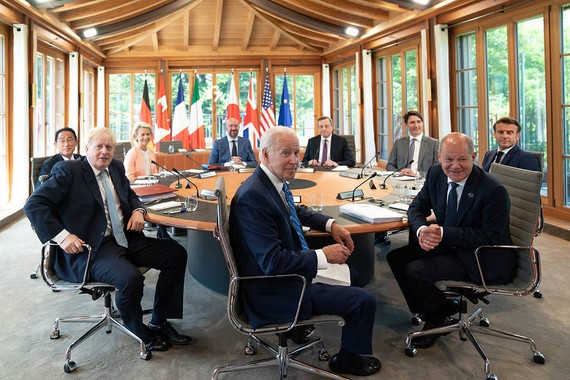 當地時間2022年6月26日，德國巴伐利亞州，G7峰會期間，與會領導人共進工作午餐會。