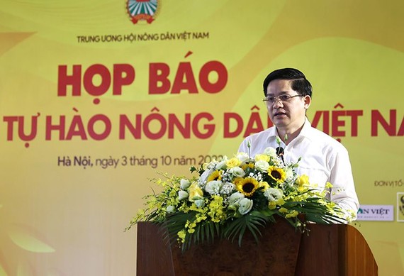 越南農民協會中央常務副主席范進南在新聞發佈會上發言。（圖：黎富）