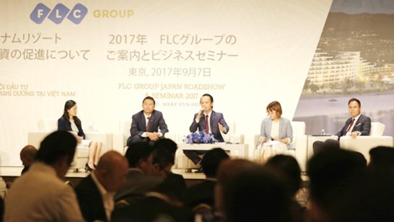 Lãnh đạo Tập đoàn FLC trả lời các câu hỏi của nhà đầu tư