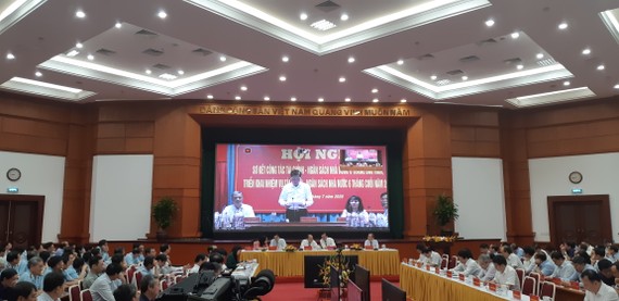 Phó Chủ tịch UBND TPHCM Trần Vĩnh Tuyến phát biểu tại hội nghị
