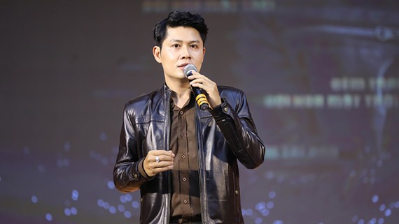 Nhạc sĩ Nguyễn Văn Chung chia sẻ tại buổi ra mắt sách nhạc. Ảnh: BTC