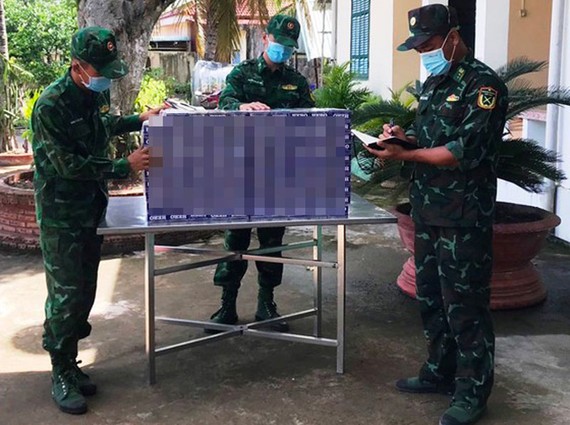 Lực lượng chức năng ở Kiên Giang liên tục phát hiện các vụ buôn lậu thuốc lá qua biên giới 