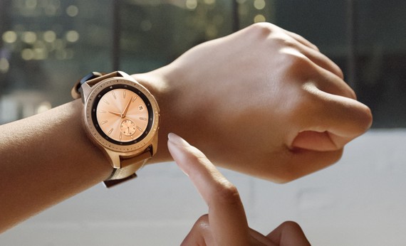 Galaxy Watch sở hữu thêm giao diện đồng hồ cơ truyền thống 