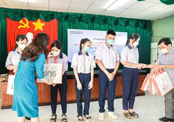 VNG tặng máy tính cho học sinh Bạc Liêu