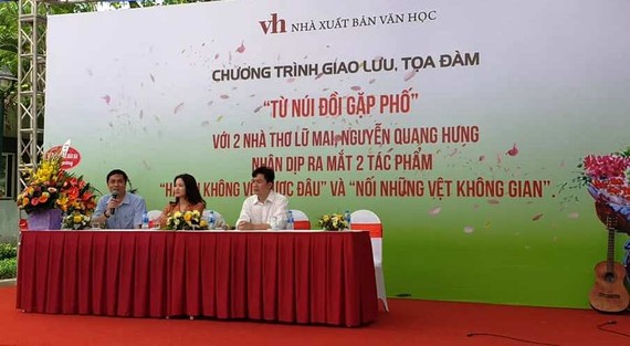 Hai cây bút văn hóa Báo Nhân dân ra mắt sách về Hà Nội