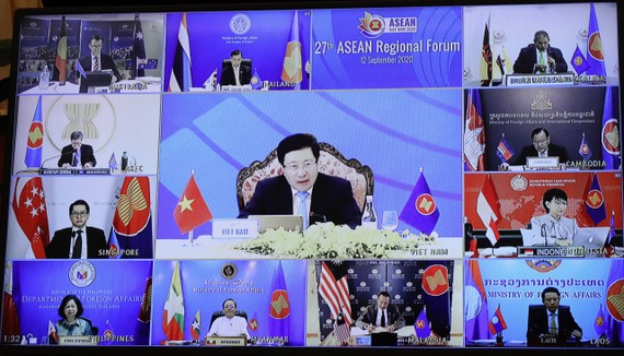 Bộ trưởng Ngoại giao Phạm Bình Minh chủ trì Hội nghị Diễn đàn Khu vực ASEAN lần thứ 27