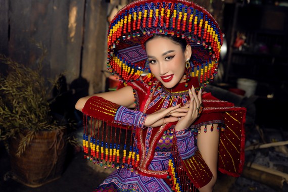 Đoàn Hồng Trang mang sắc màu Tây Bắc đến cuộc thi Hoa hậu Toàn cầu 2022