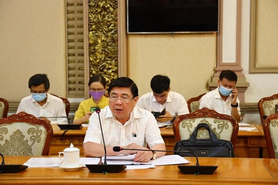 市人委會主席阮成鋒在會上發表。