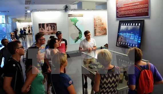 Visitors to the War Remnants Museum in HCM City (Photo: VNA)