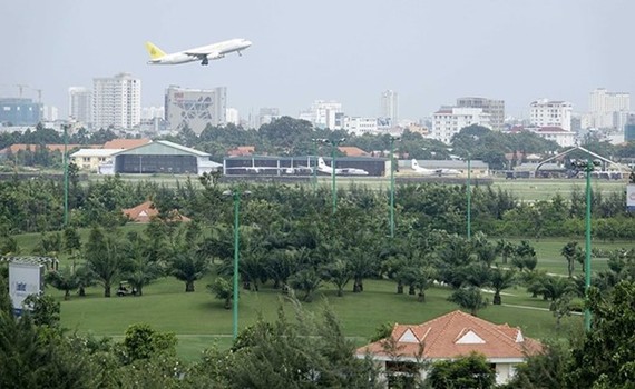 HCM City has set up a special task force to look into the expansion of the Tan Son Nhat Airport and submit to the Government in early September (Photo: thanhnien.vn)
