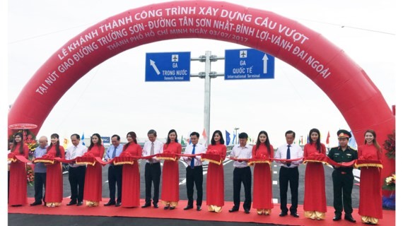 The inauguration ceremony of Tan Son Nhat airport flyover  (Photo: Sggp)