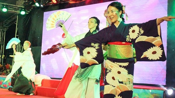 An art performance at the previous Vietnam-Japan festival (Source internet)