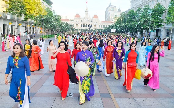 VIDEO:Ho Chi Minh City Ao Dai Festival 2018 wraps up