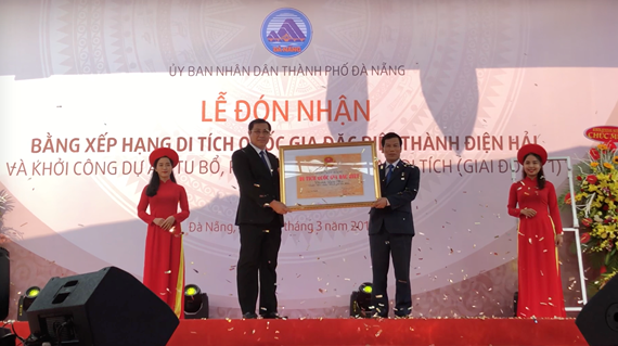 The ceremony receiving the certificate in recognition of Dien Hai citadel as a national special relic