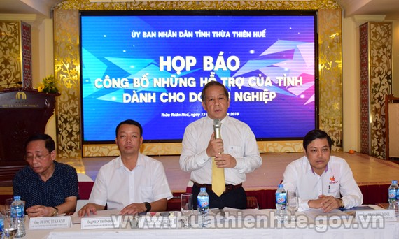 At the meeting (Photo: thuathienhue.gov.vn)