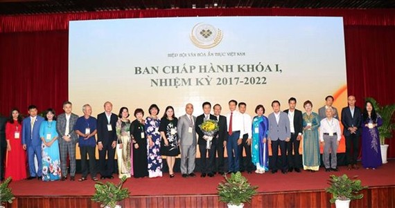 Members of the executive committee of the Vietnam Cuisine Culture Association (Photo: VNA)